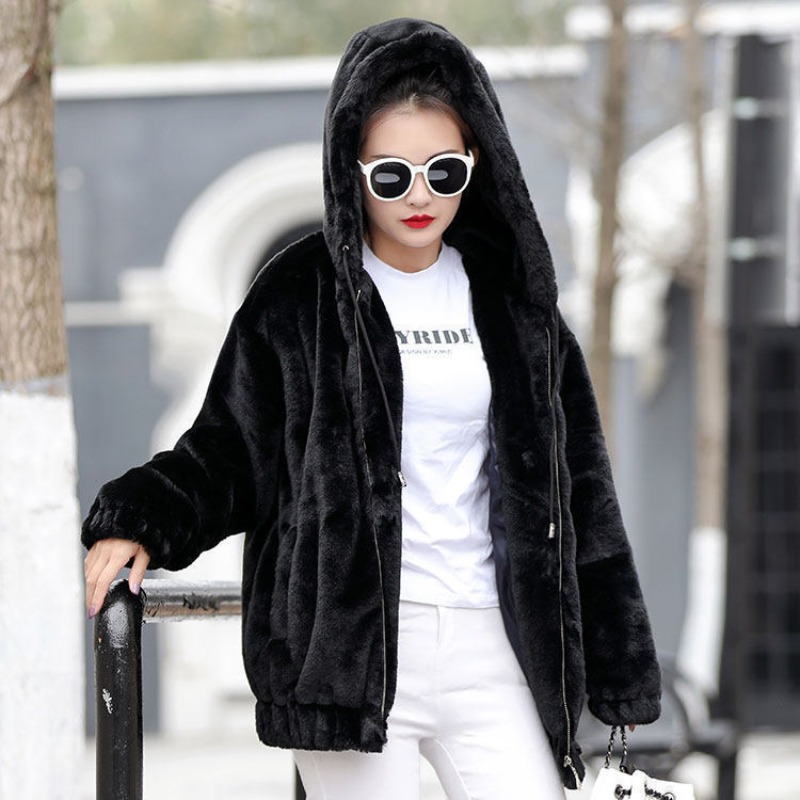 Winter Clothing Drawing - Effen met rits Vrouwelijke top met