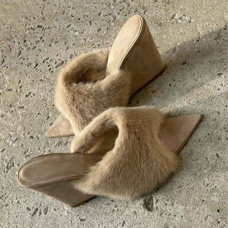 Pluizige Vrouwen Slippers Wigg - Winter Clothing For Woman recensie en prijs