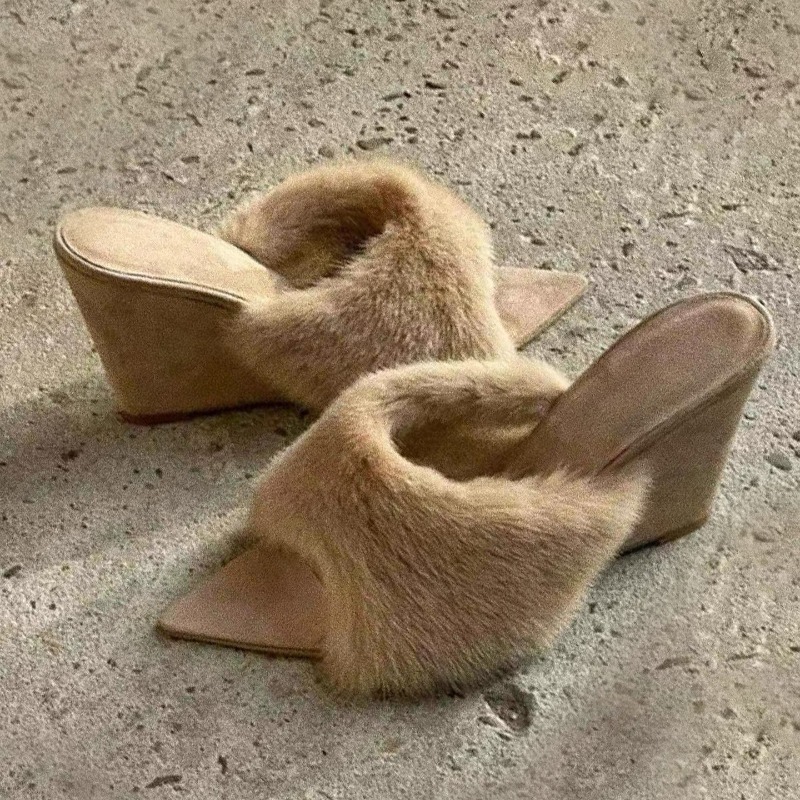 Pluizige Vrouwen Slippers Wigg - Winter Clothing For Woman recensie en prijs